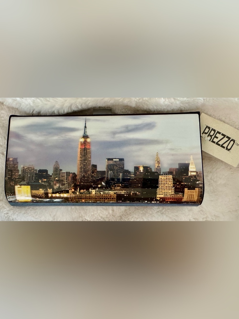 New dead stock Vintage Y2K NEW  YORK skyline clutch  Y&S  handbags